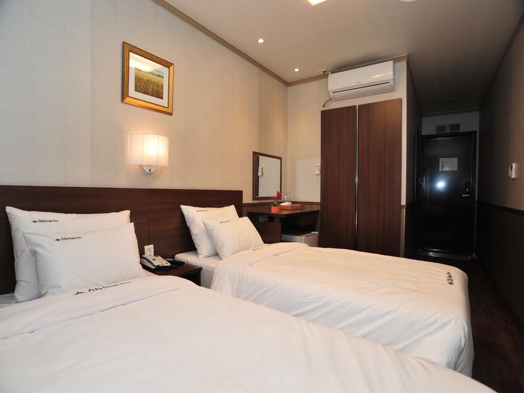 Global Inn Seoul Dongdaemun City Days Inn חדר תמונה