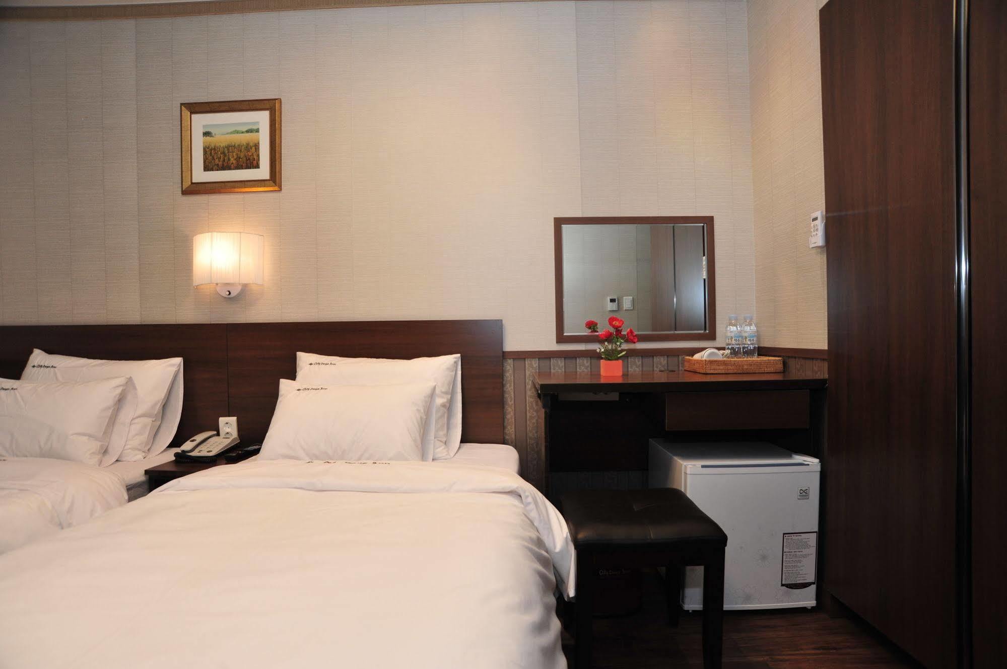 Global Inn Seoul Dongdaemun City Days Inn מראה חיצוני תמונה